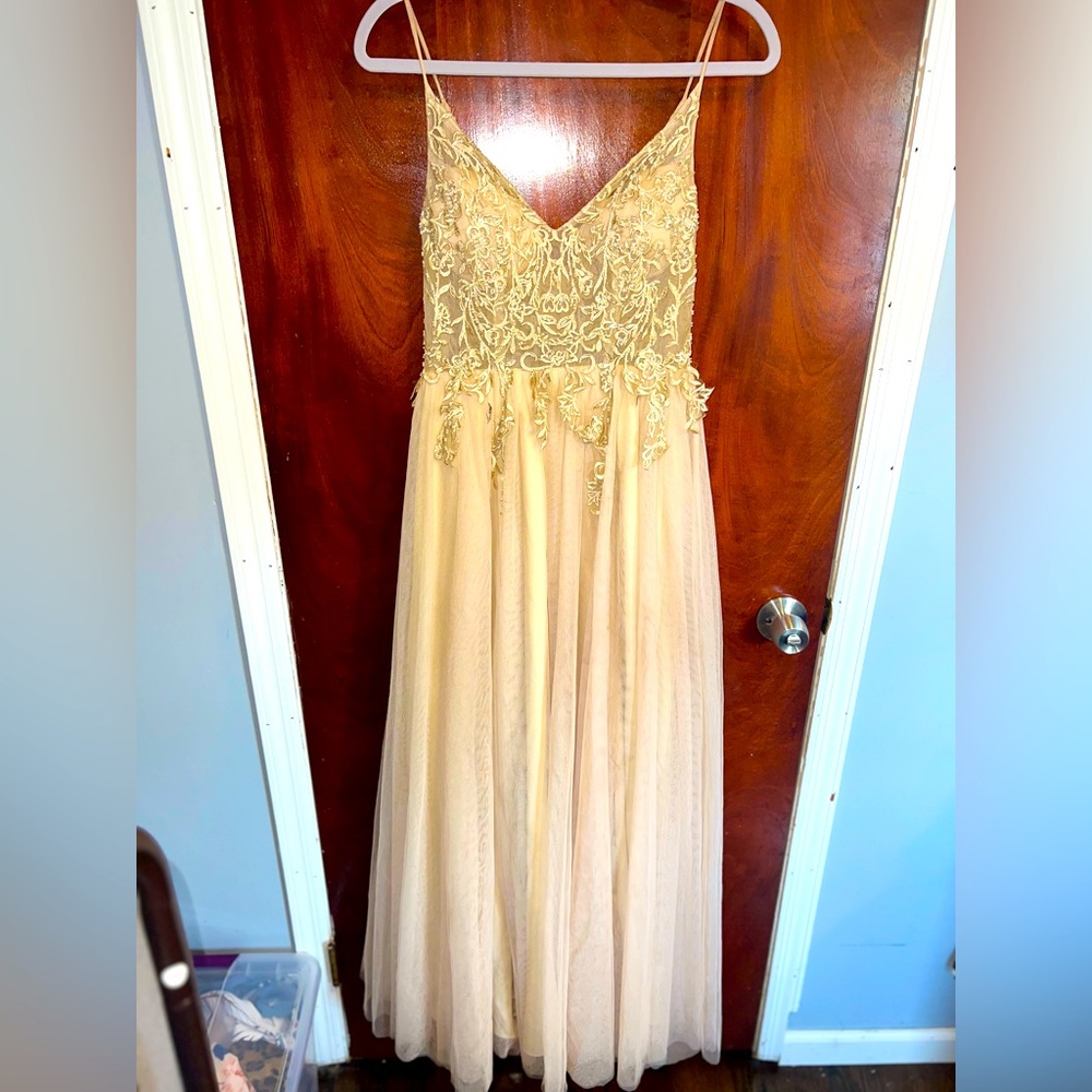 Beautiful bridesmaid or prom dress for any elegant occasion!